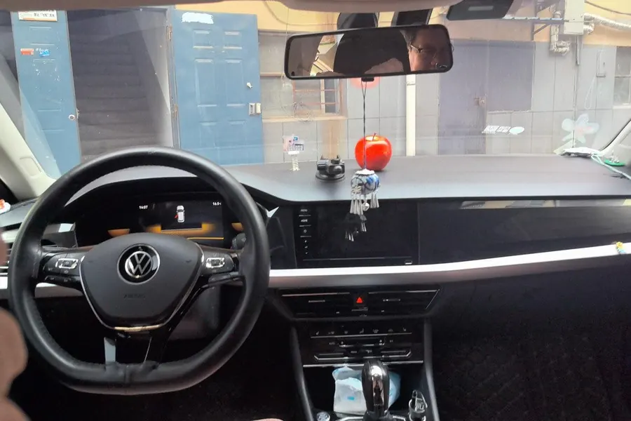 Volkswagen 2022 Lavida 1.4TSI 280TSI Deluxe Edition Automatic Gear 4