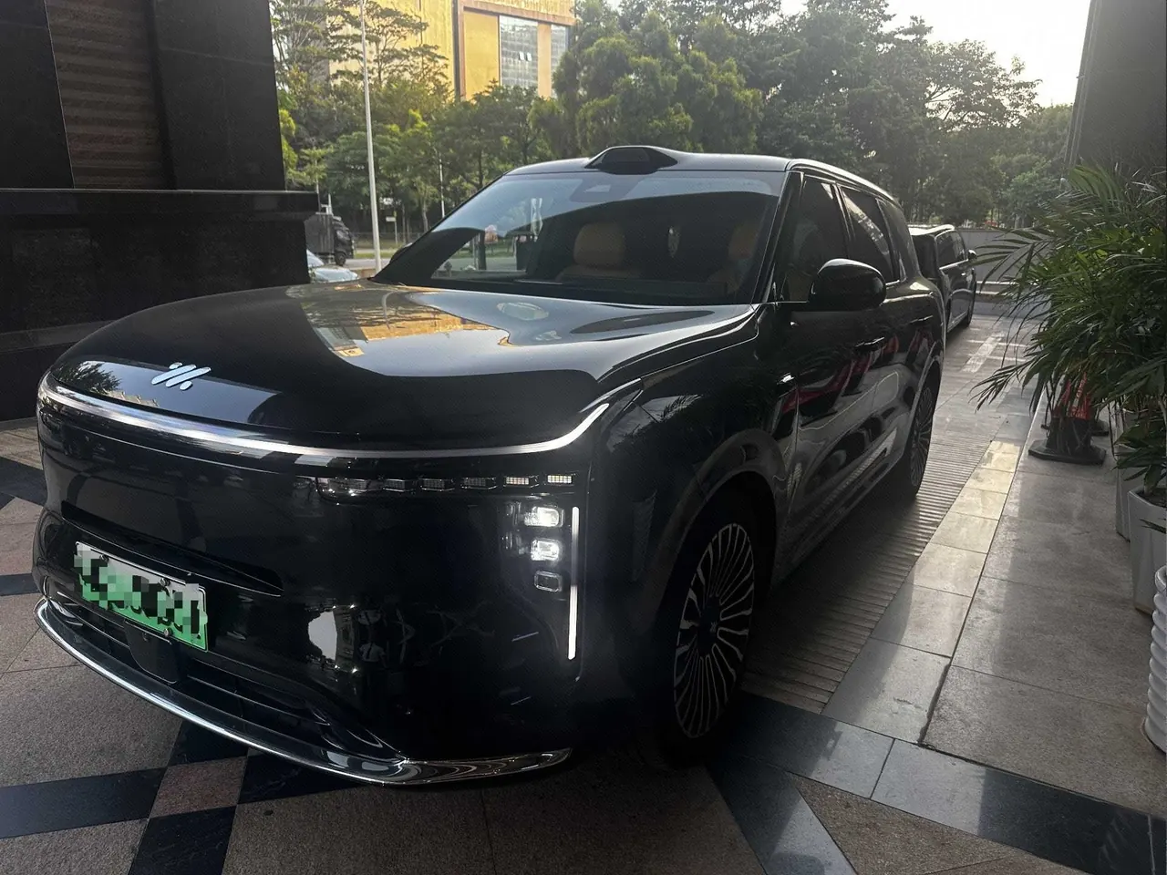 IM 2026 IM LS8 66 Ultra Luxury Six-seat Automatic Gear - View 1