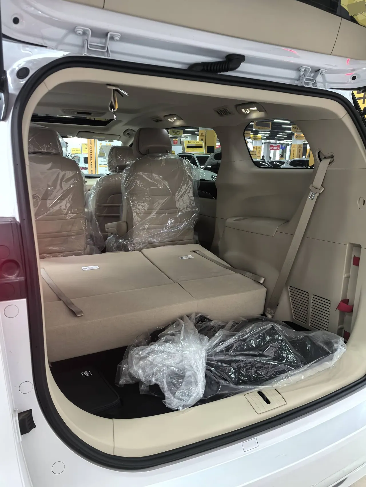 Buick 2025 GL8 Lu Shang 1.5T First Edition 7-seat Automatic Gear 5