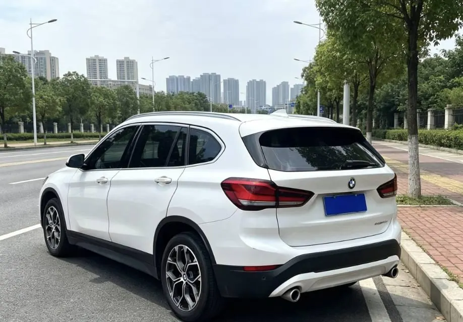 BMW 2022 X1 sDrive25Li 2.0T Leading Automatic Gear 4