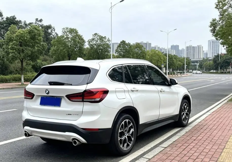 BMW 2022 X1 sDrive25Li 2.0T Leading Automatic Gear 5
