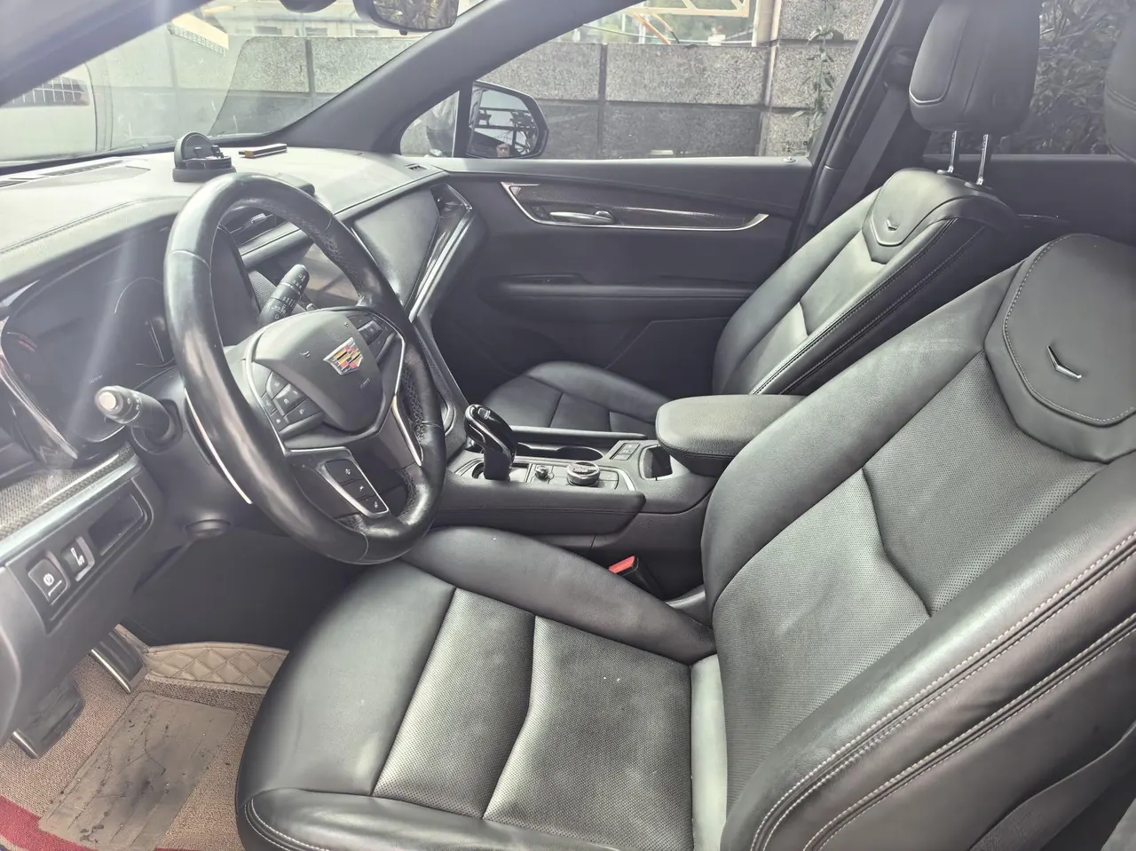 Cadillac 2022 XT5 48V 2.0T 4-wheel drive distinguished automatic gear 2