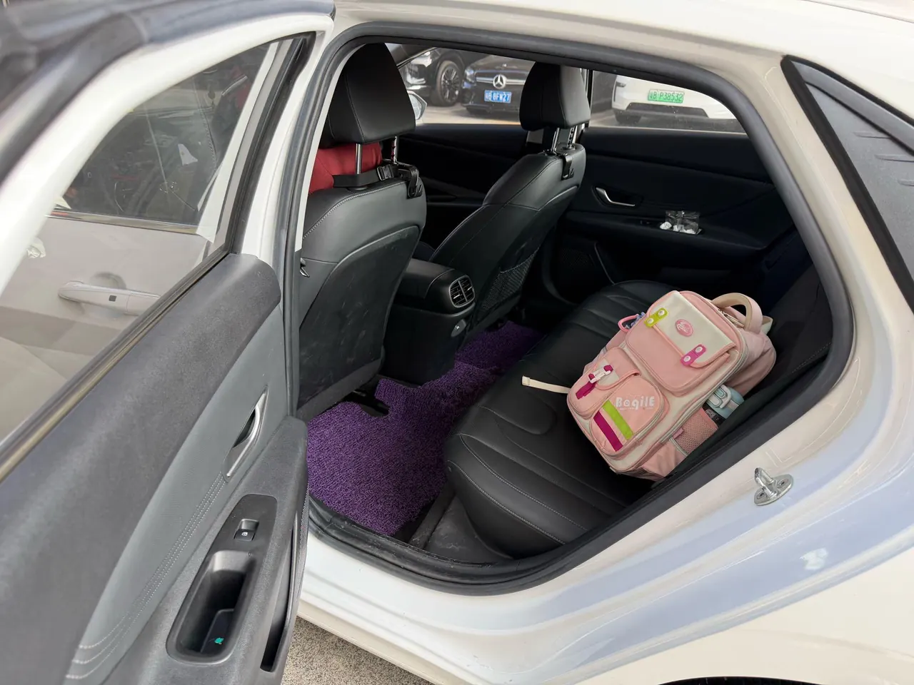 Hyundai 2021 Elantra -3-compartment 1.5 stepless LUX premium automatic gear 3