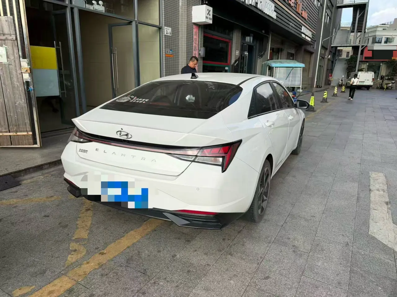 Hyundai 2021 Elantra -3-compartment 1.5 stepless LUX premium automatic gear 4