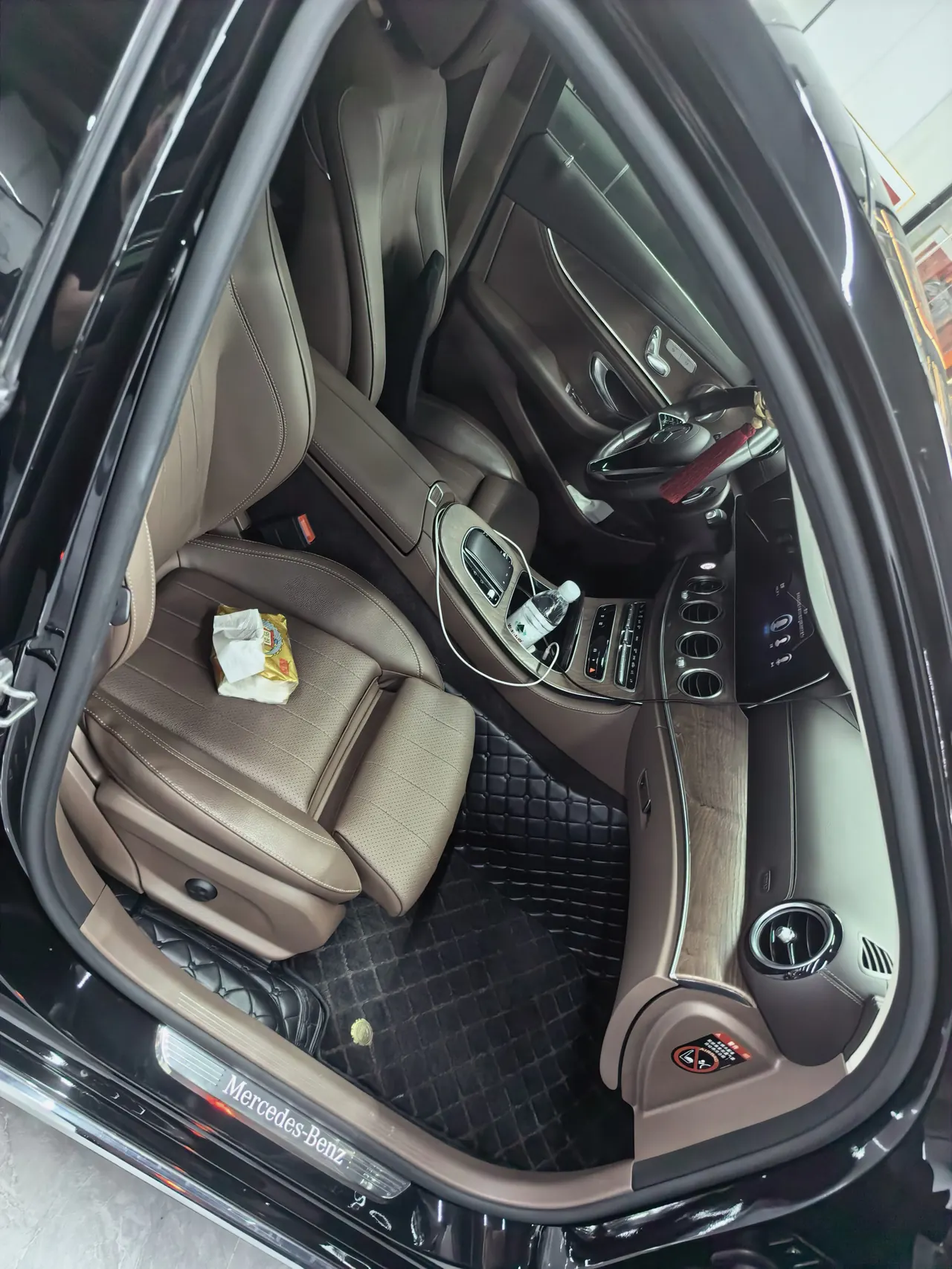 Mercedes Benz E Class 2022 E 300 L 2.0T Luxury (Change 2) Automatic Gear 8