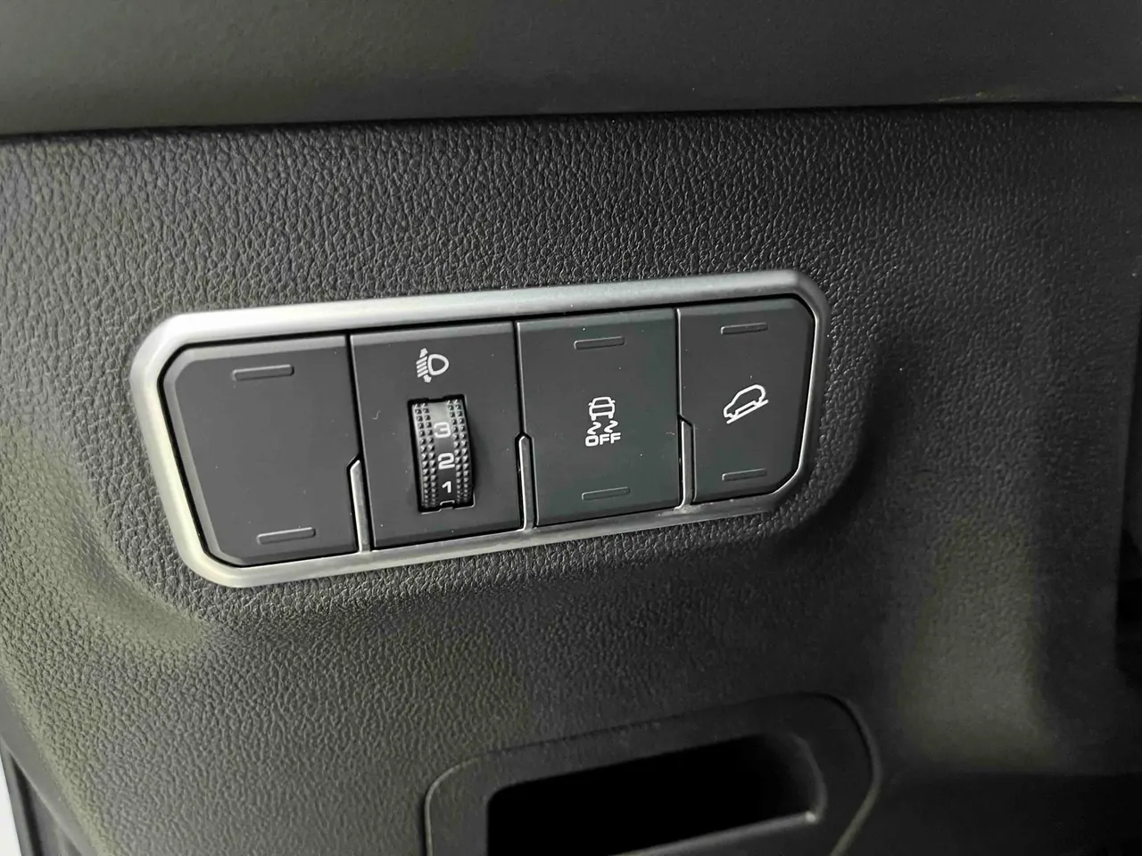 Haval 2021 M6 PLUS 1.5T Luxury Smart Joint Automatic Gear 16