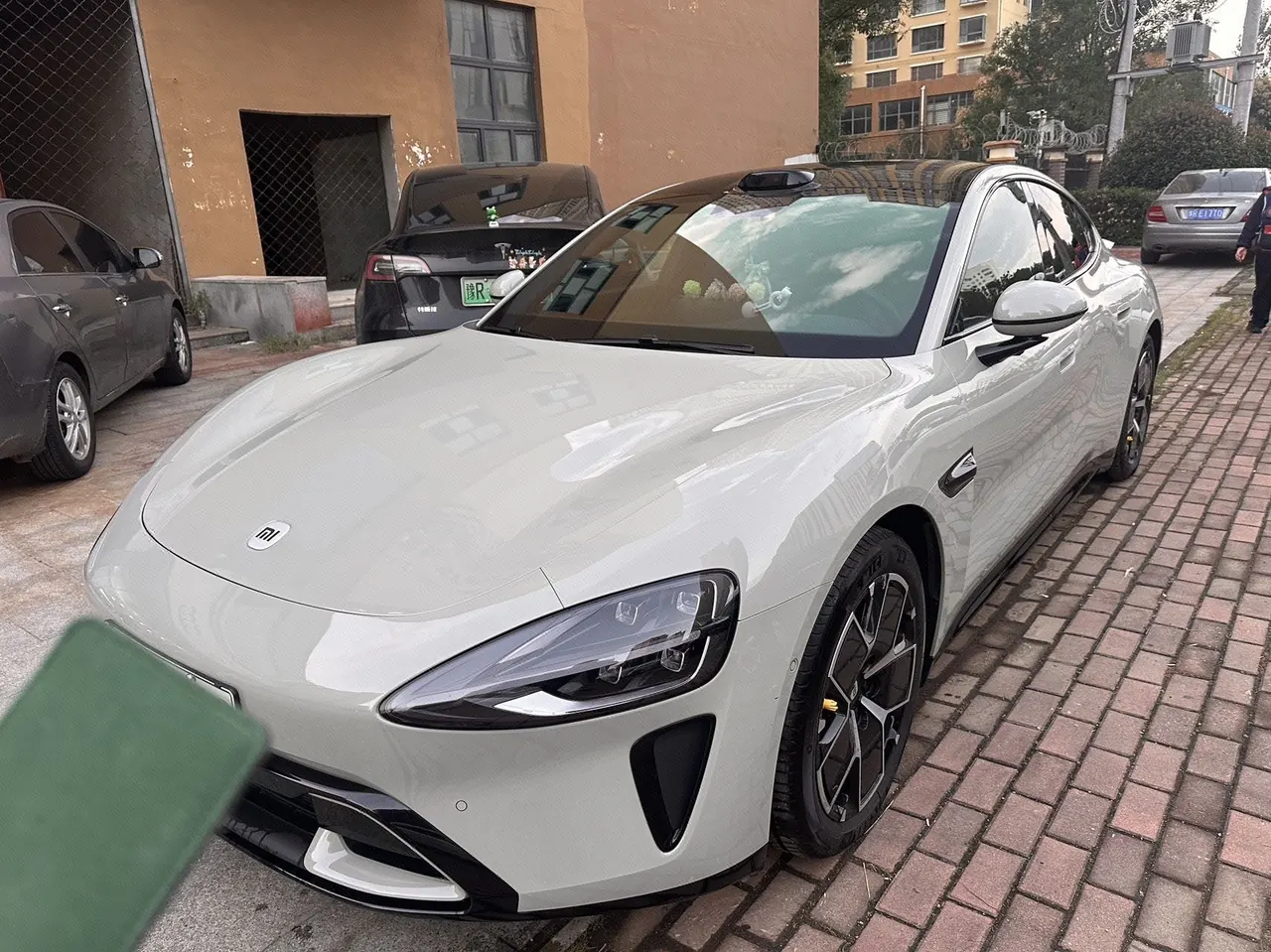 MI 2024 SU 7 830km Rear Drive Ultra Long Endurance High-end Smart Drive Pro Edition Automatic Gear - View 1