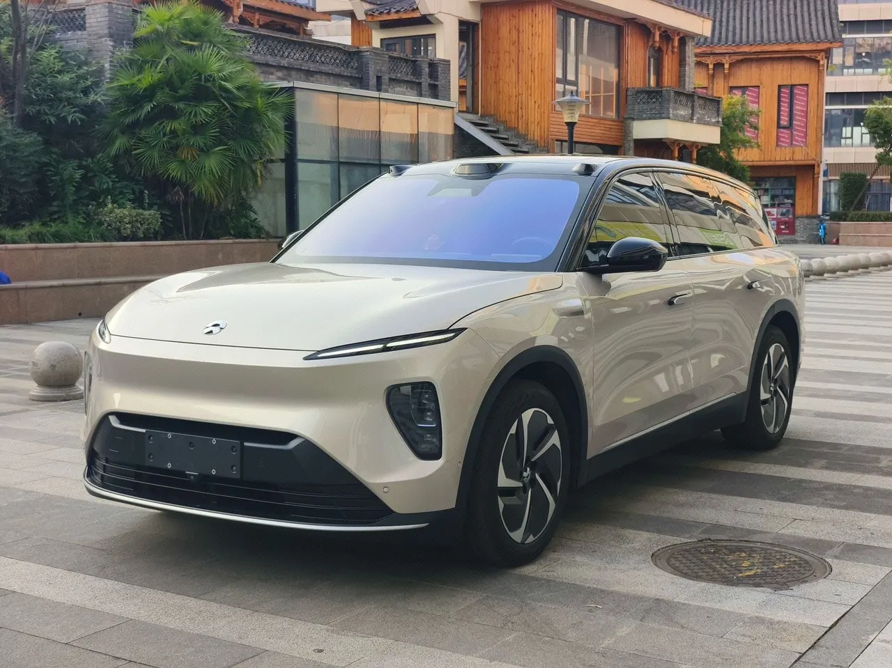 Open image lightbox: NIO 2024 ES8 75kWh automatic