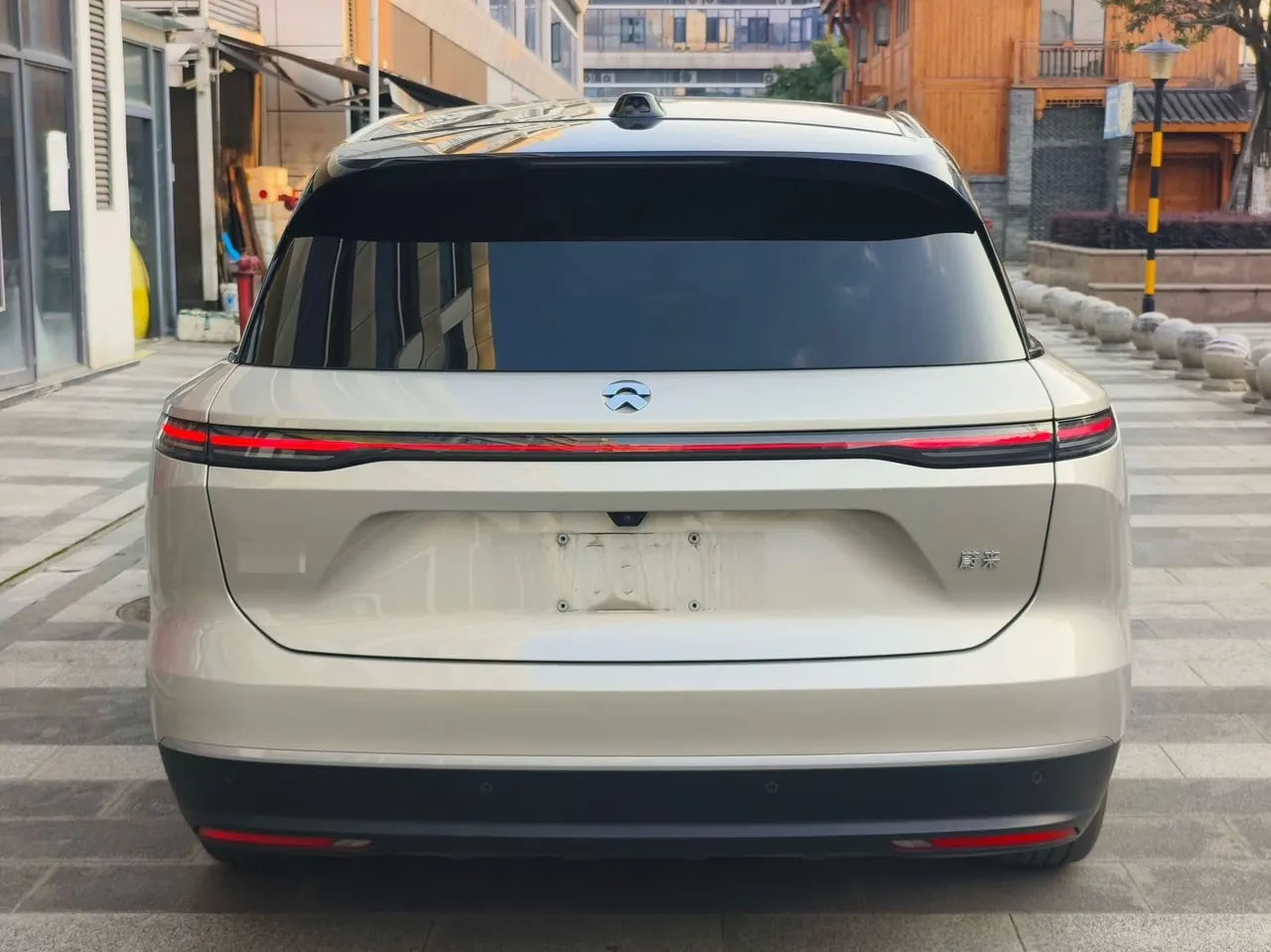 NIO 2024 ES8 75kWh automatic 8