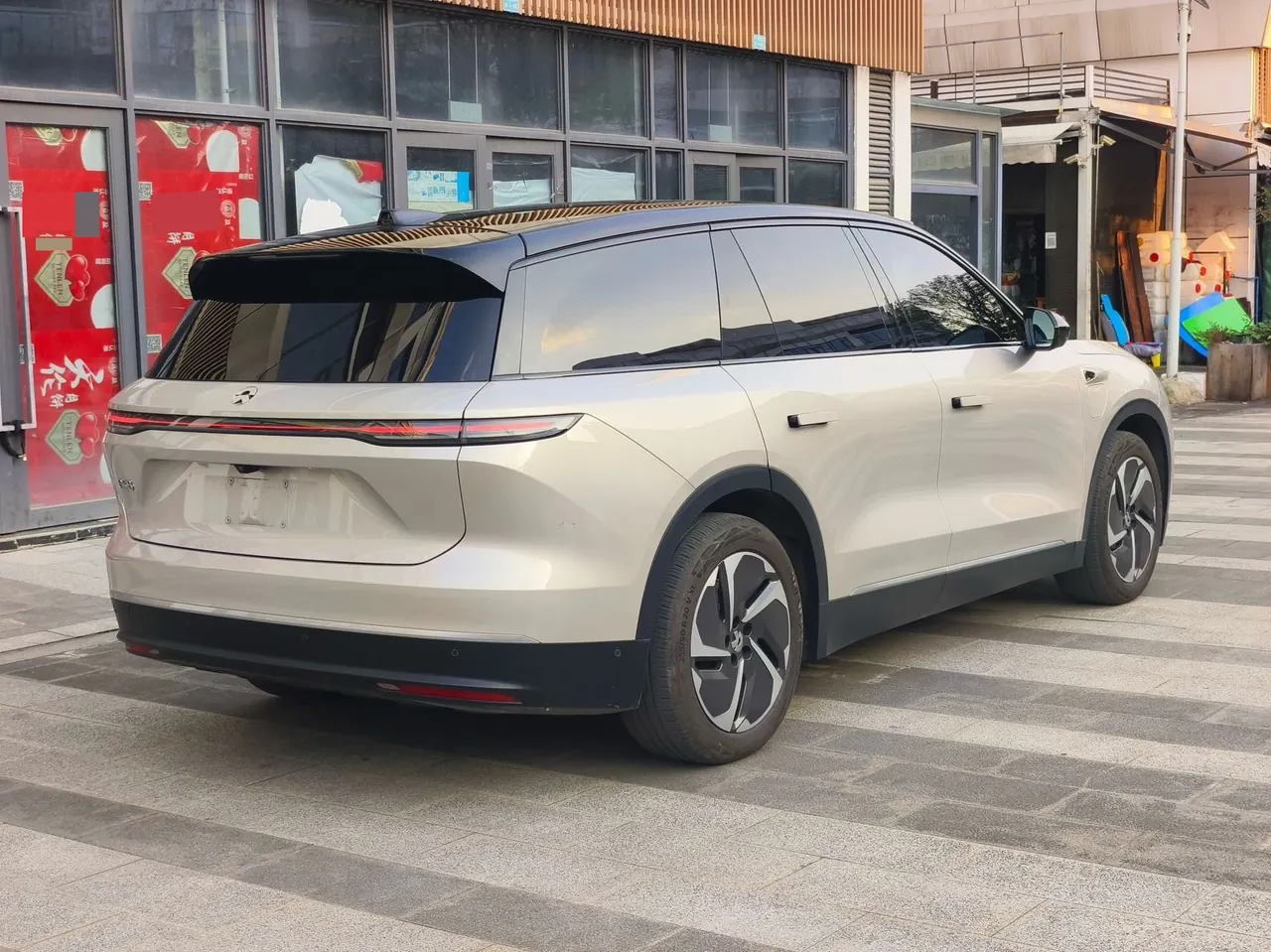NIO 2024 ES8 75kWh automatic 9