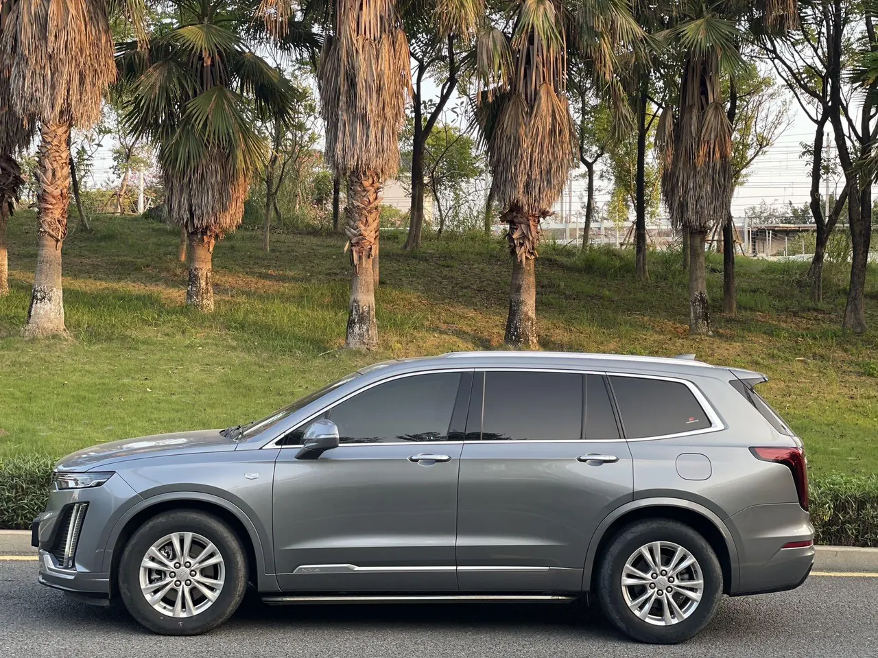 Cadillac 2021 XT6 2.0T 28T 7-seat luxury automatic gear 4