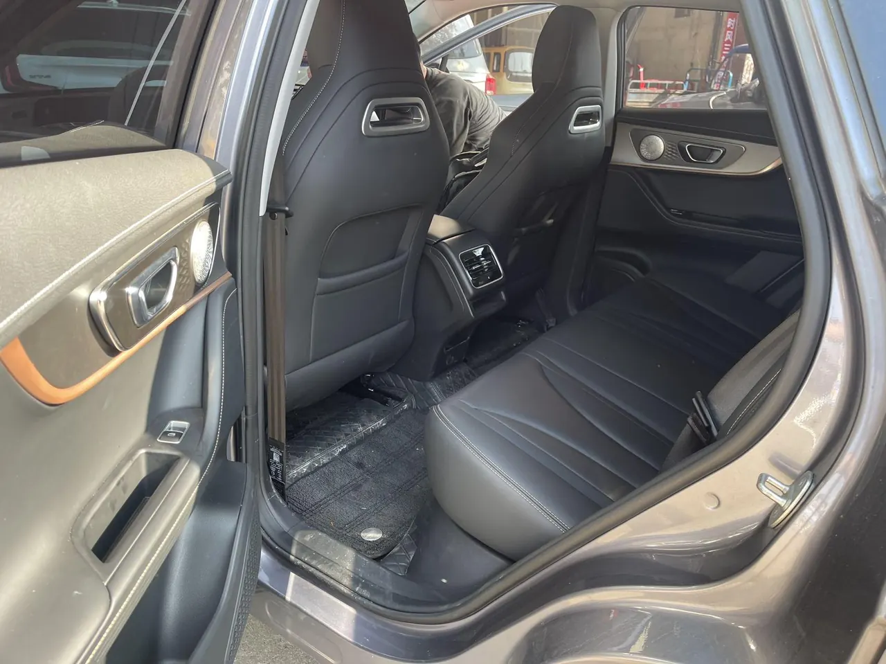 Chery 2025 Ruihu 5x 1.5T Stepless High Energy Edition Deluxe Automatic Gear 4