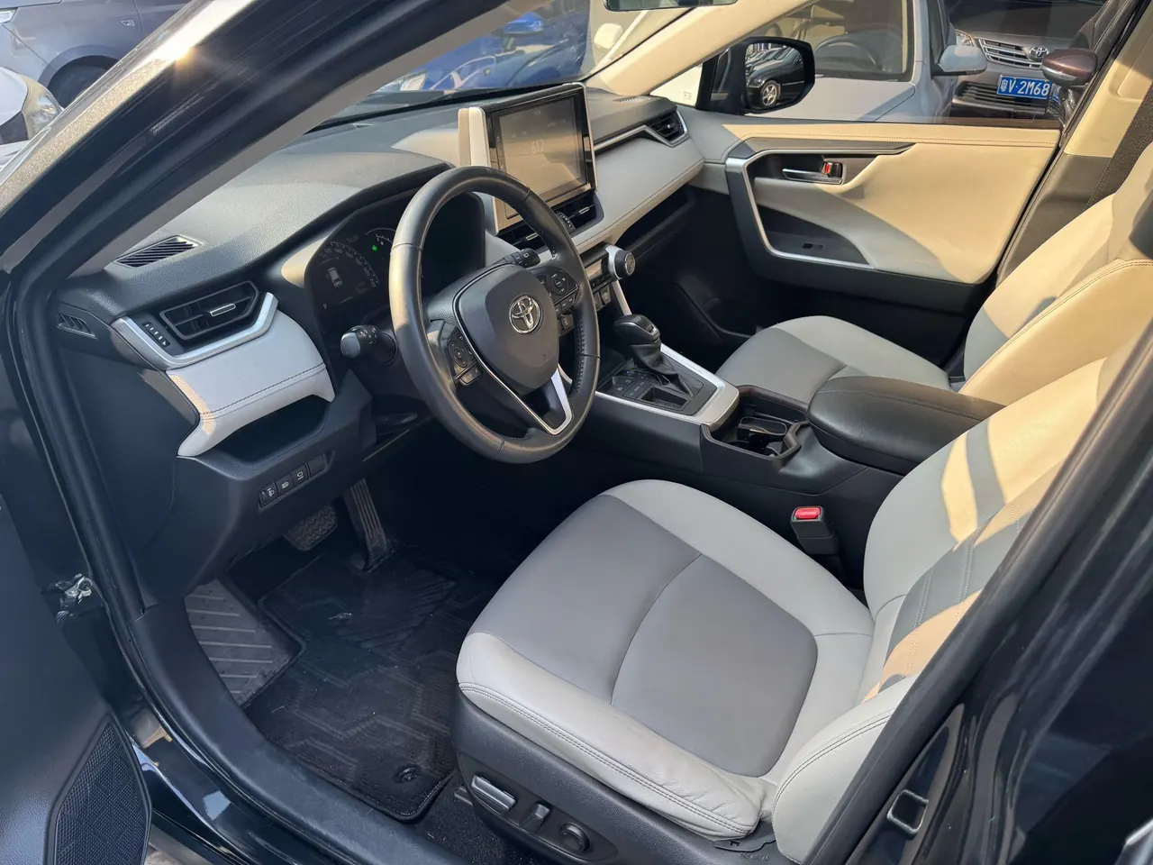 Toyota 2020 RAV4 Rongbo 2.0 Stepless Two-Drive Fashion Edition PLUS Automatic Gear 2