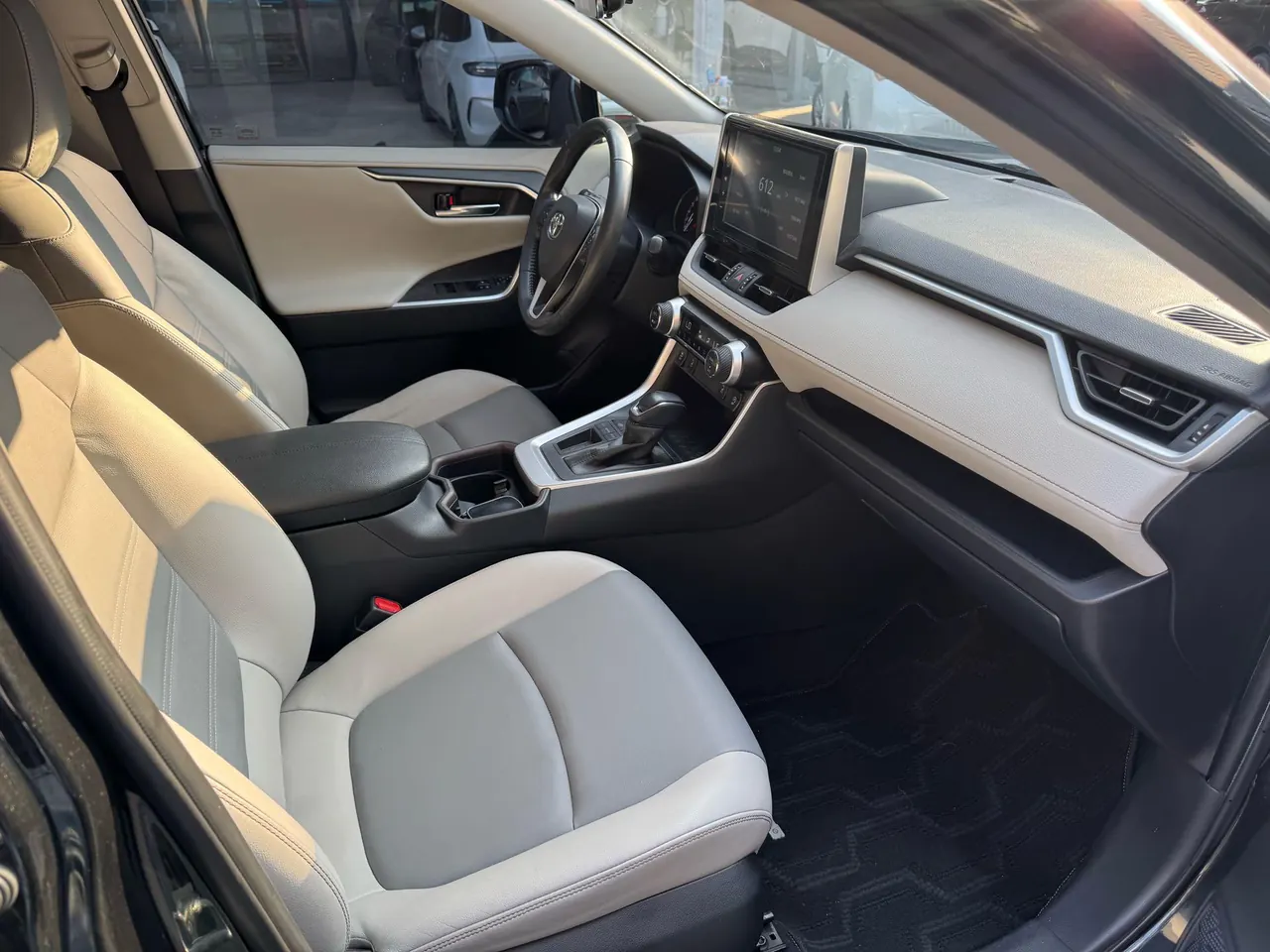 Toyota 2020 RAV4 Rongbo 2.0 Stepless Two-Drive Fashion Edition PLUS Automatic Gear 3