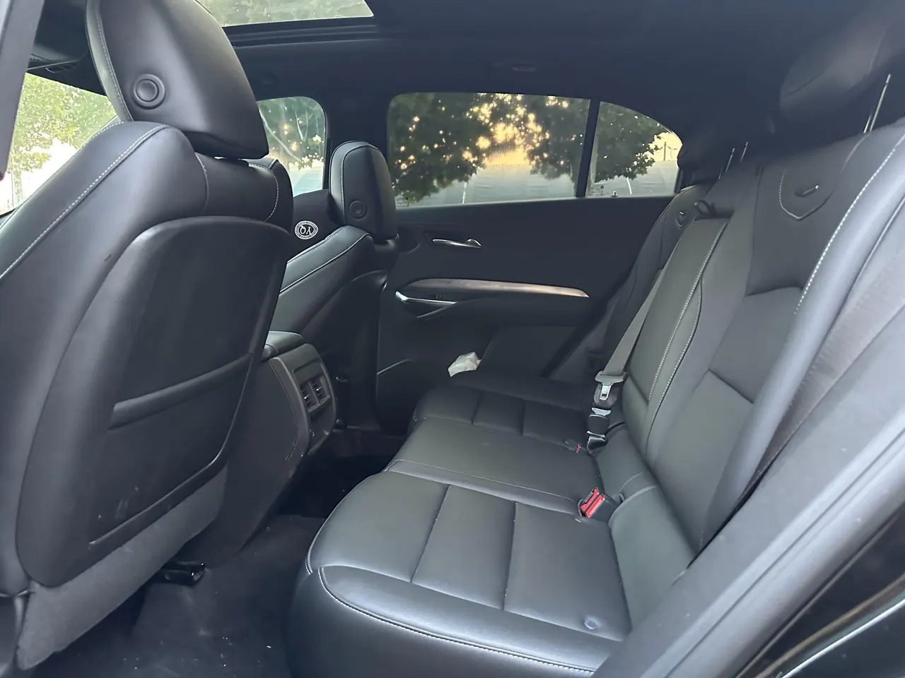 Cadillac 2024 XT4 48V 2.0T 28T Two-Drive Luxury Automatic Gear 5