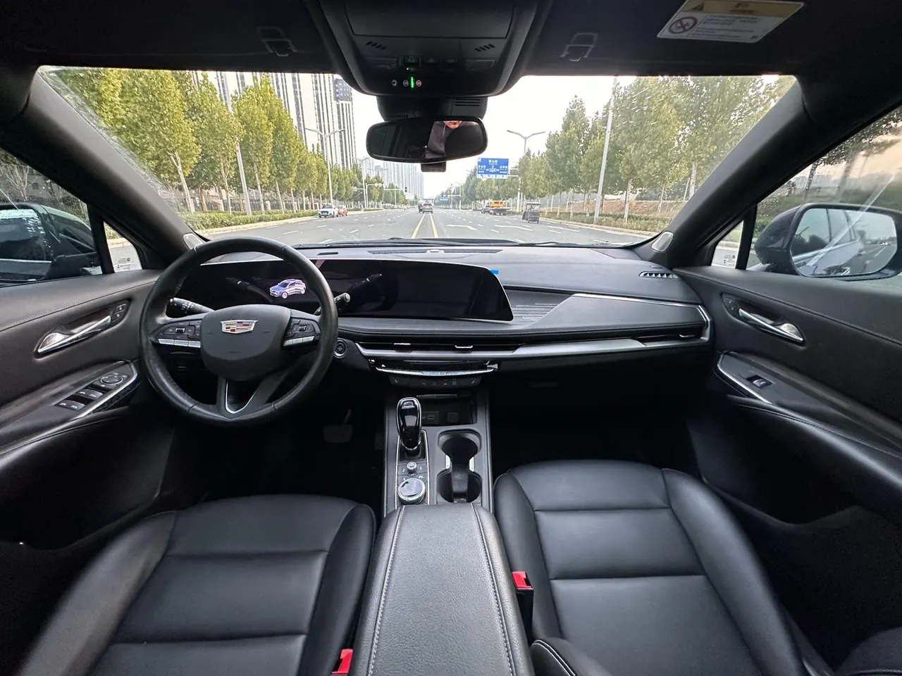 Cadillac 2024 XT4 48V 2.0T 28T Two-Drive Luxury Automatic Gear 6