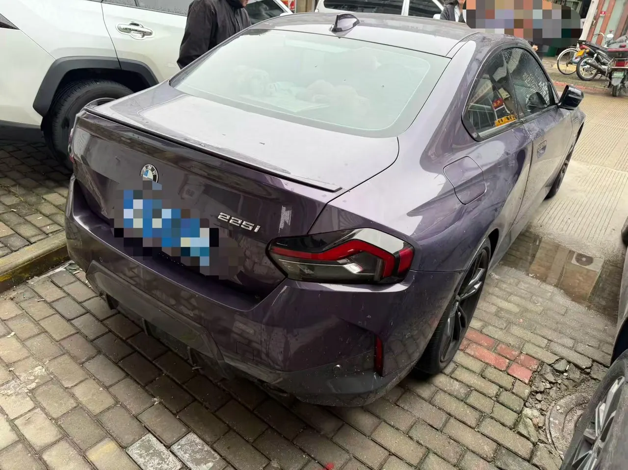 BMW 2 Series (Imported) 2022 225i Coupe 2.0T M Sports Obsidian Night Suit Automatic Gear 4