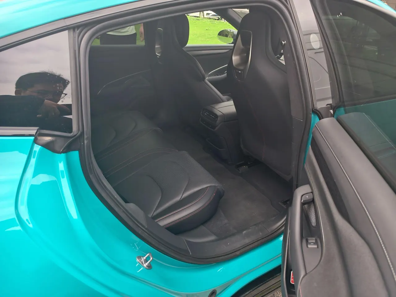 MI 2024 SU 7 750km Four-wheel Drive Max Founding Edition Automatic Gear 5