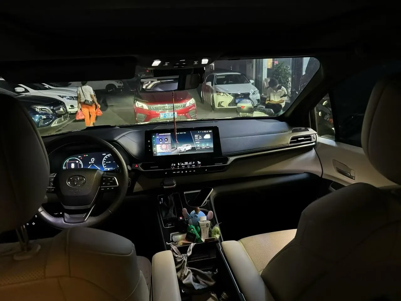 Toyota 2024 Grevia HYBRID 2.5 Stepless Zunjue ULTRA Edition Automatic Gear 4