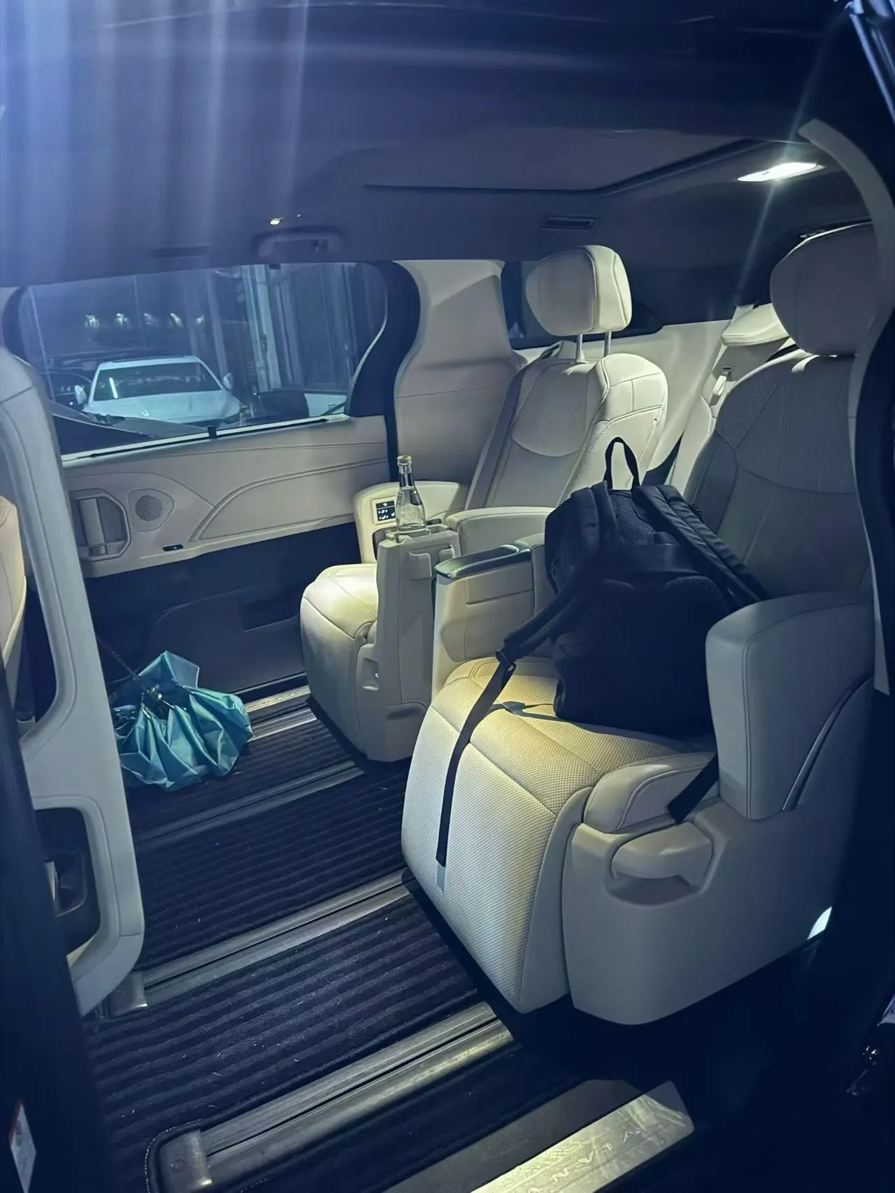Toyota 2024 Grevia HYBRID 2.5 Stepless Zunjue ULTRA Edition Automatic Gear 6