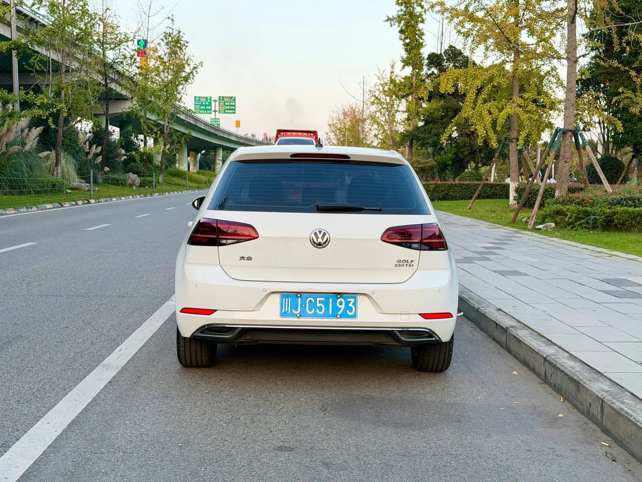 Volkswagen 2020 Golf 7 1.4TSI 280TSI Luxury Automatic 4