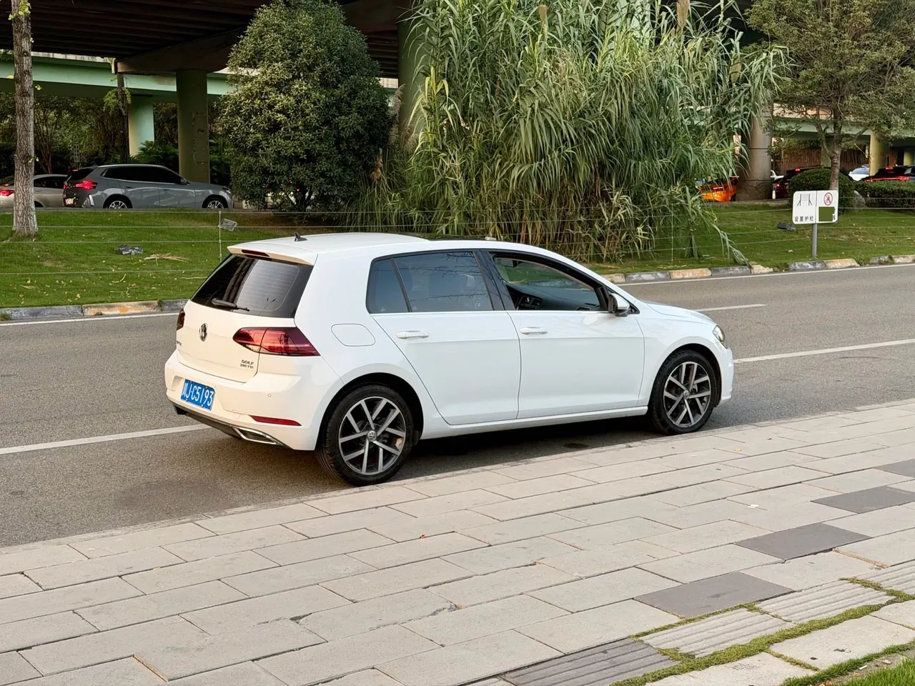 Volkswagen 2020 Golf 7 1.4TSI 280TSI Luxury Automatic 5