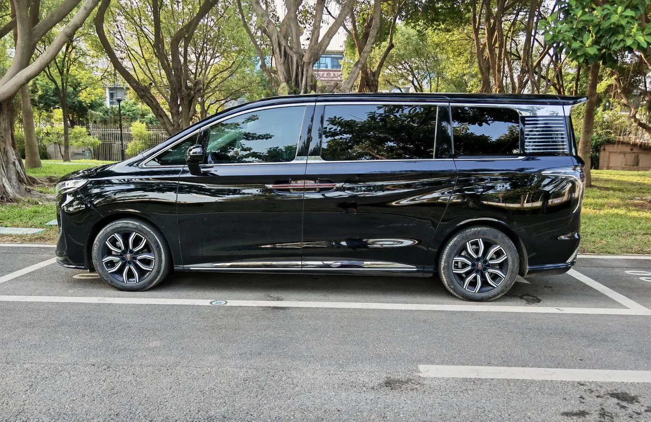 HongQi 2023 HQ9 48V 2.0T Zhilian Flag Rhyme Edition Automatic Gear 8
