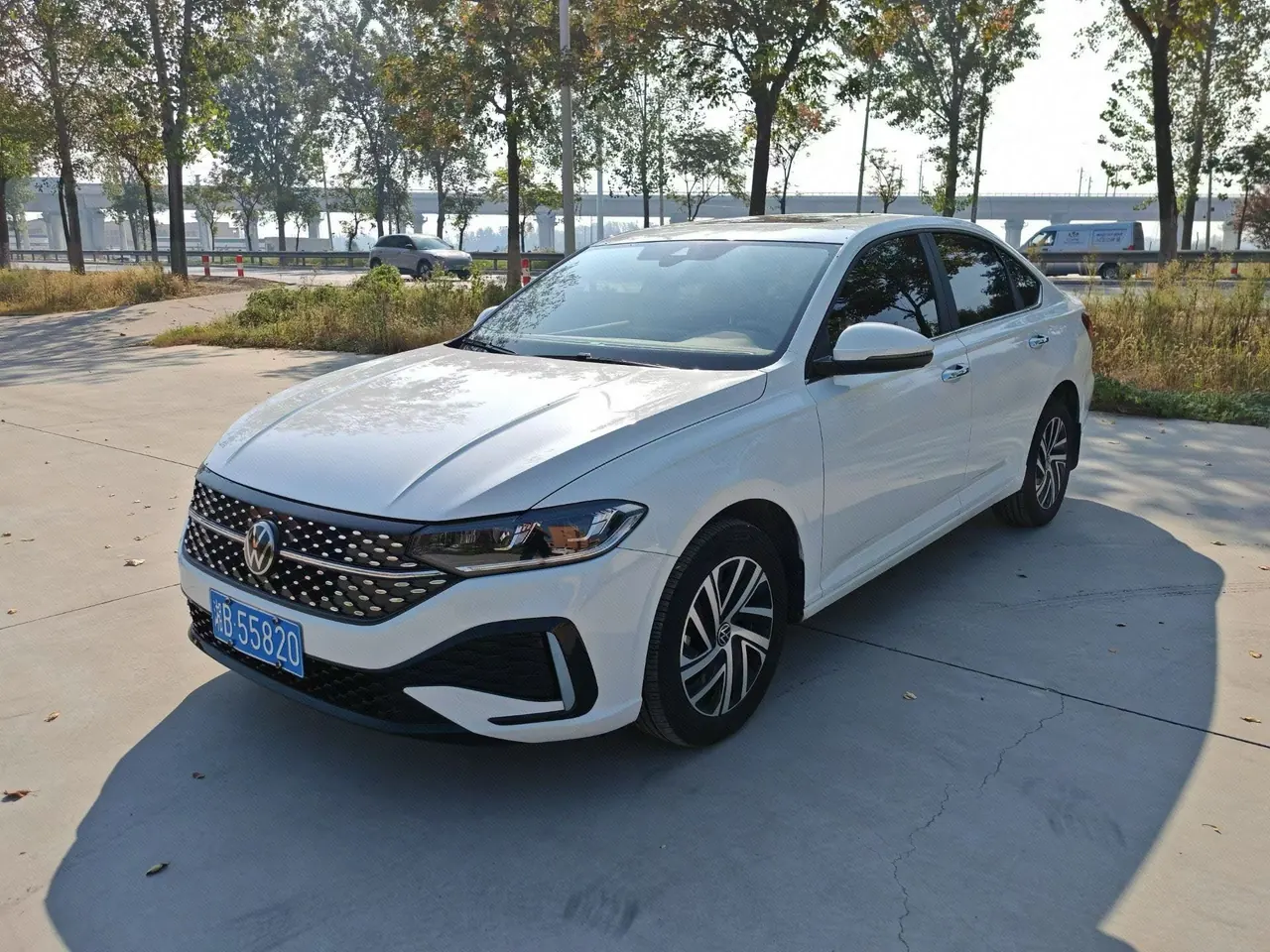 Volkswagen 2024 LaVida 1.5 5 Million Edition Automatic - View 1