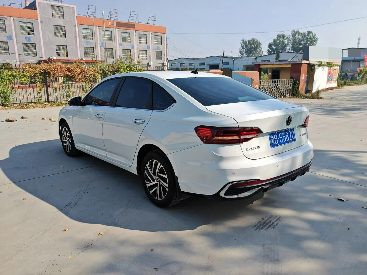 Volkswagen 2024 LaVida 1.5 5 Million Edition Automatic 5