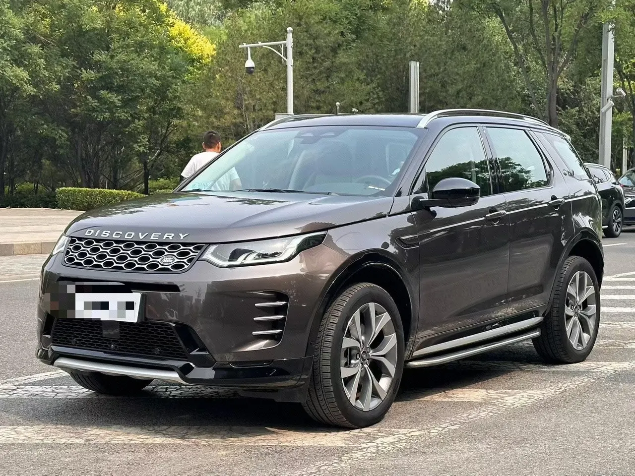 Land Rover 2024 Discovery Sports Edition 48V 2.0T Deluxe Custom Edition Automatic Gear - View 1