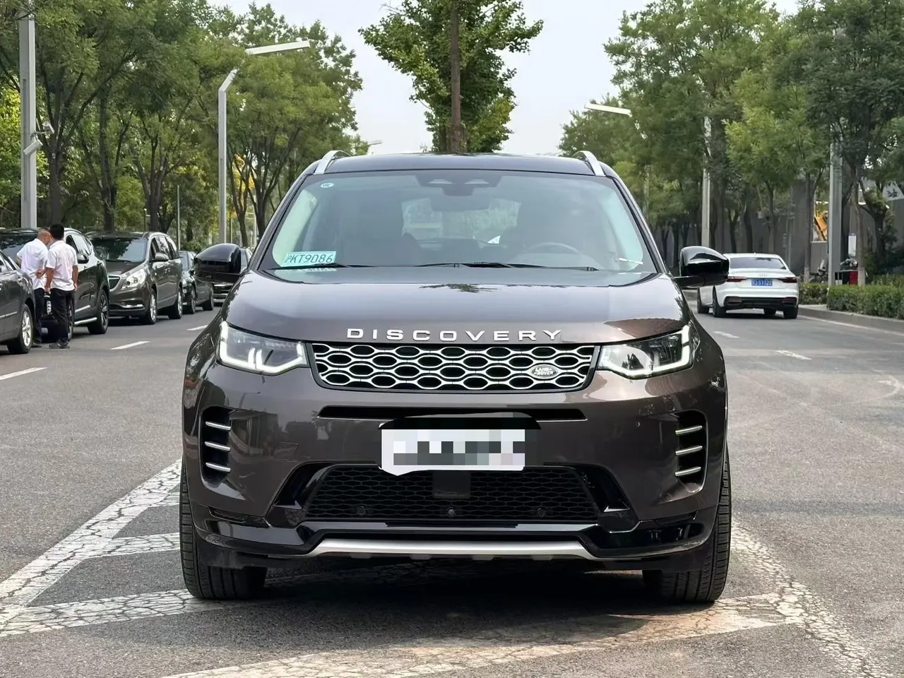 Land Rover 2024 Discovery Sports Edition 48V 2.0T Deluxe Custom Edition Automatic Gear 2