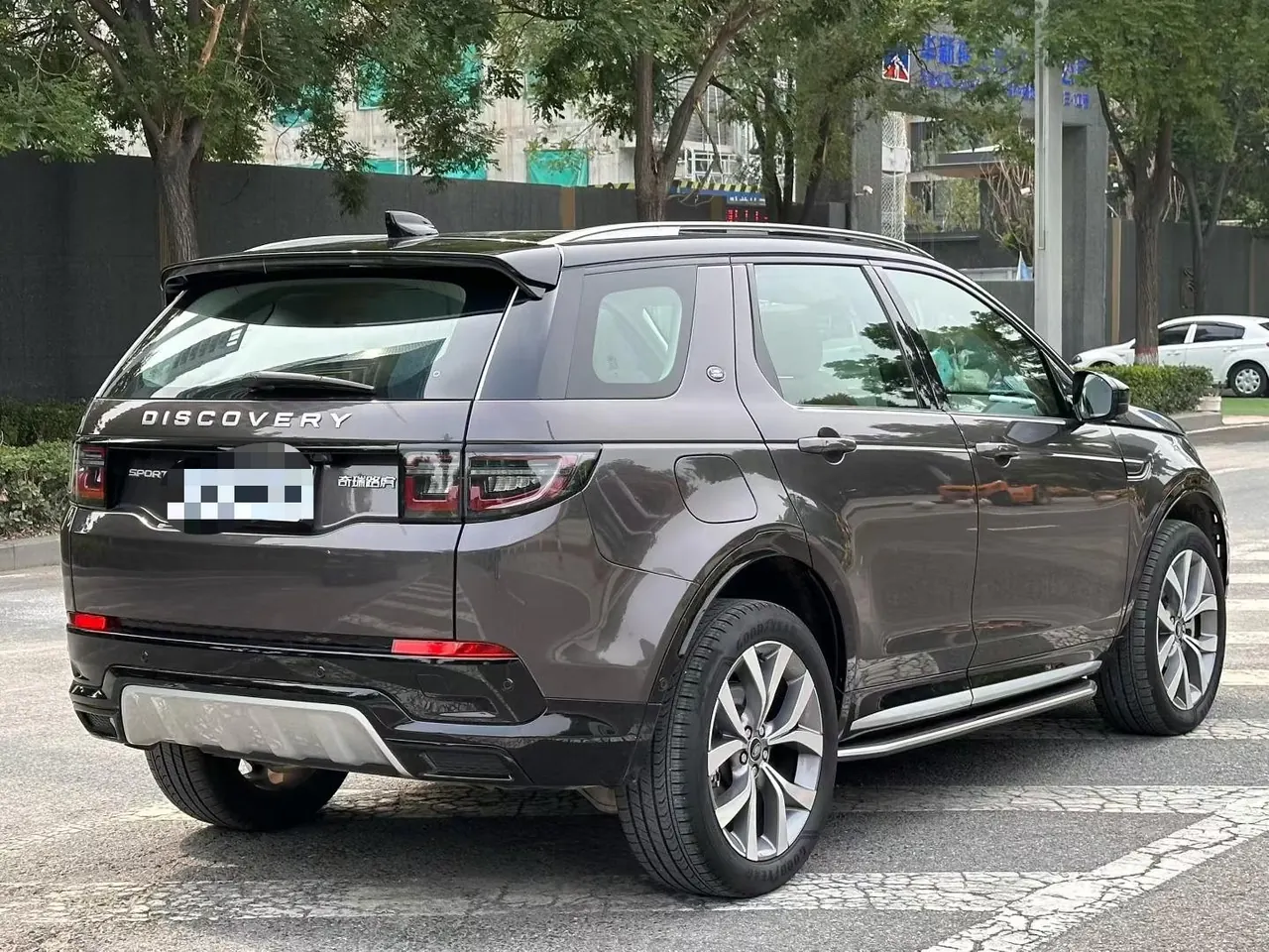 Land Rover 2024 Discovery Sports Edition 48V 2.0T Deluxe Custom Edition Automatic Gear 4