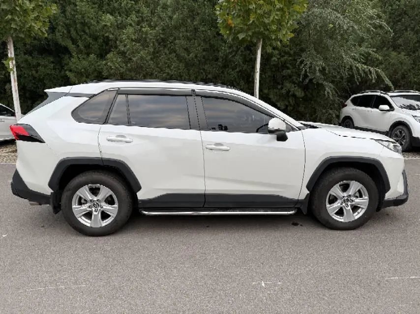 Toyota 2020 RAV4 Rongbo 2.0 Stepless Two-Drive City Edition Automatic Gear 3