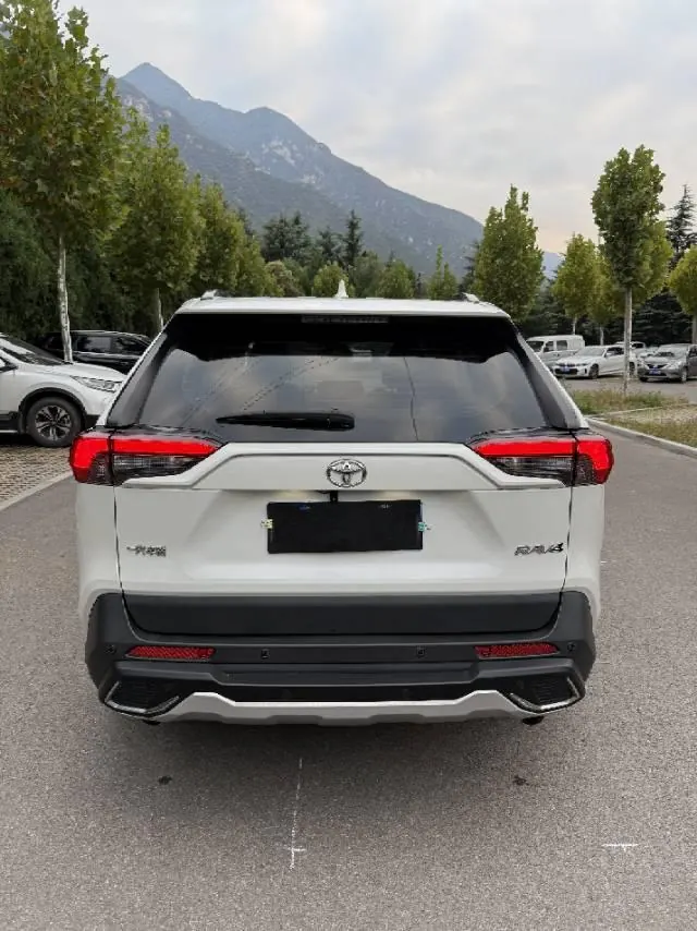 Toyota 2020 RAV4 Rongbo 2.0 Stepless Two-Drive City Edition Automatic Gear 4