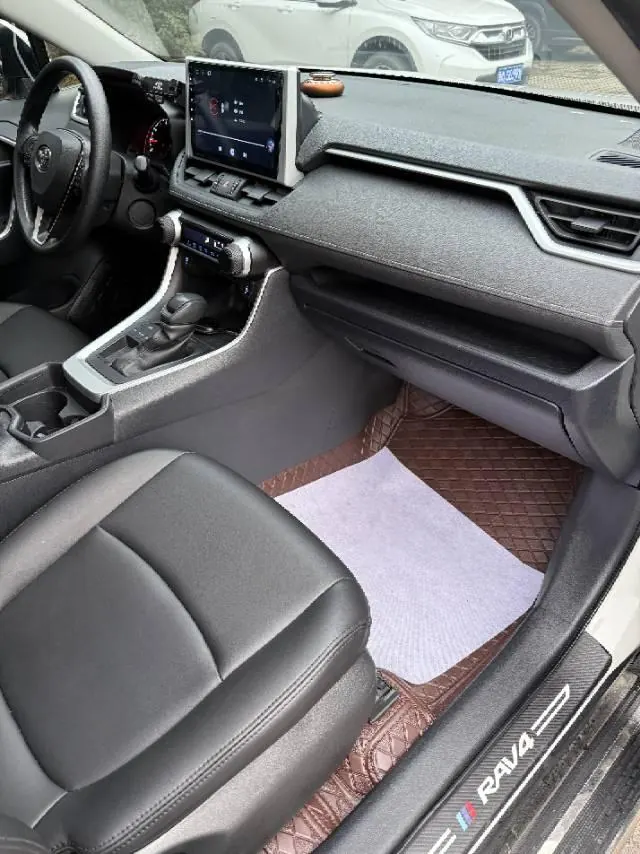 Toyota 2020 RAV4 Rongbo 2.0 Stepless Two-Drive City Edition Automatic Gear 8