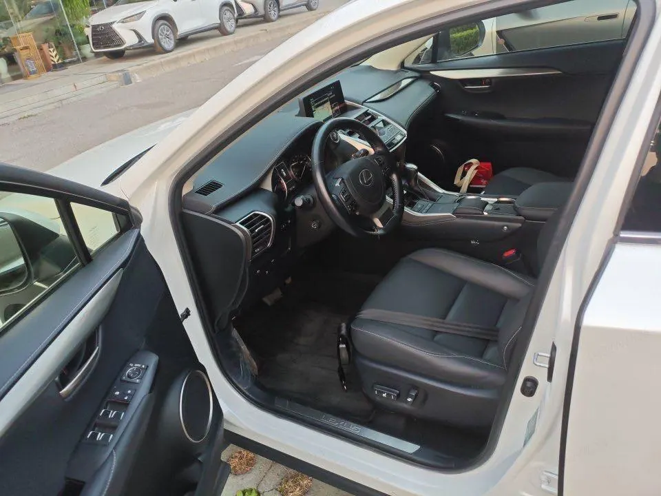 Lexus NX (Imported) 2020 NX200 2.0 Stepless Front Edition Automatic Gear 3