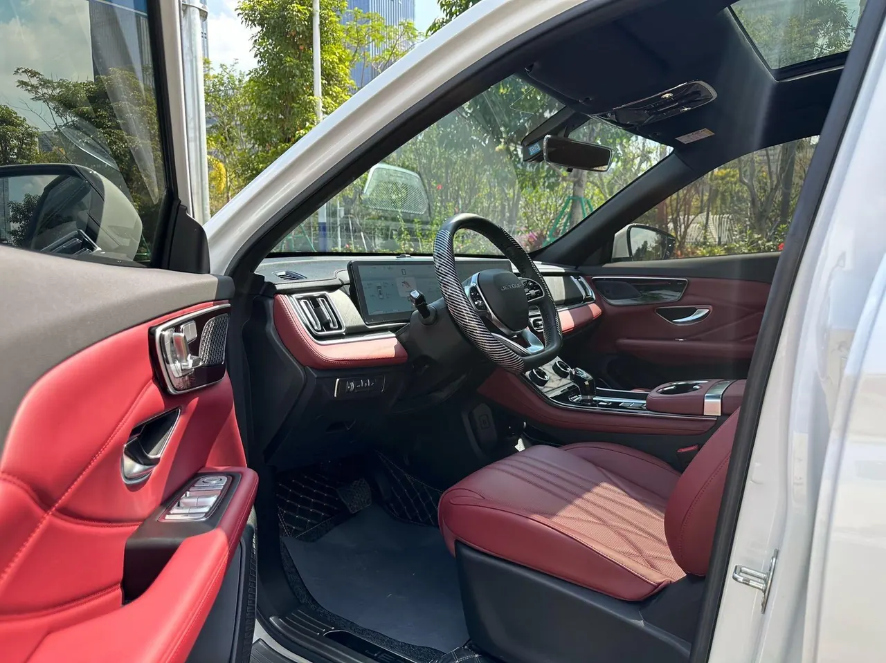Jetour 2025 X70 PLUS 1.5T Deluxe Surging Edition 7-seat Automatic Gear 5