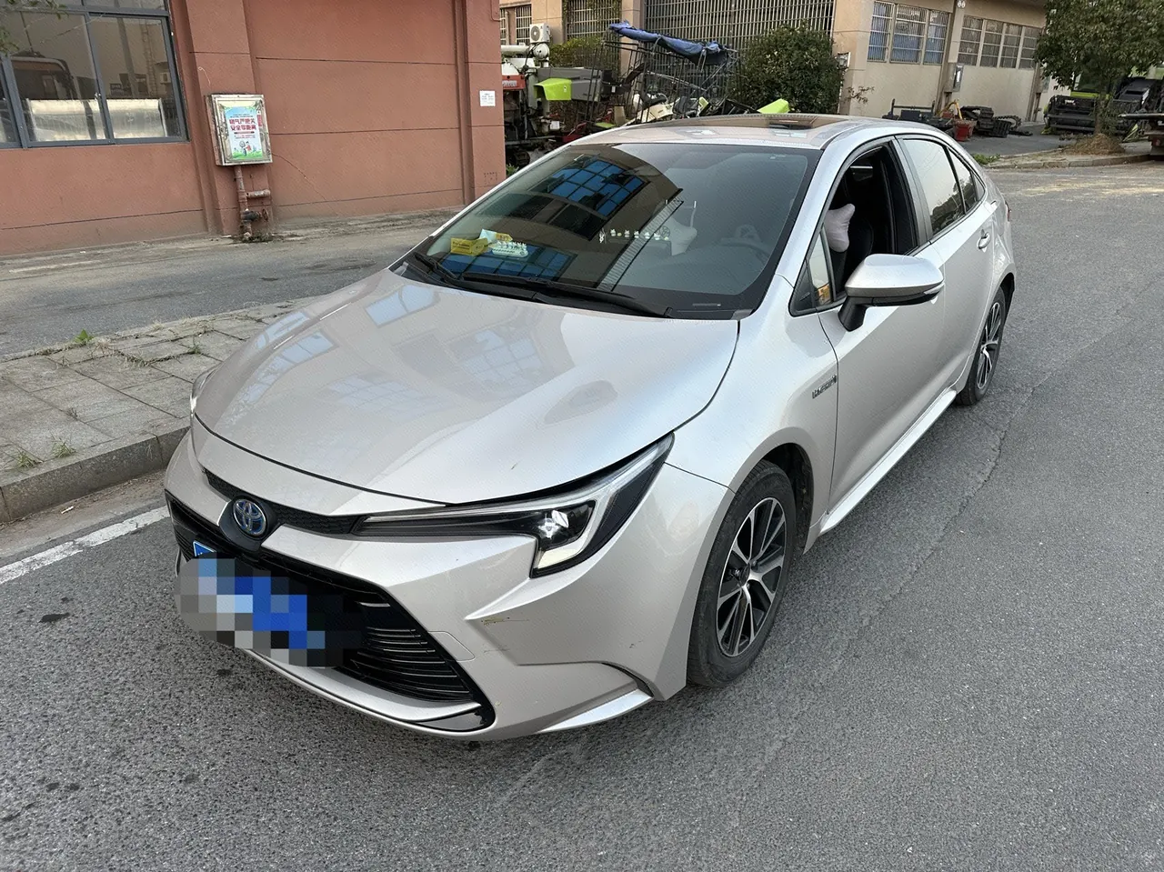 Toyota 2024 Lei Ling Shuangqing 1.8 Stepless Intelligent Electric Hybrid Deluxe Edition Automatic Gear - View 1