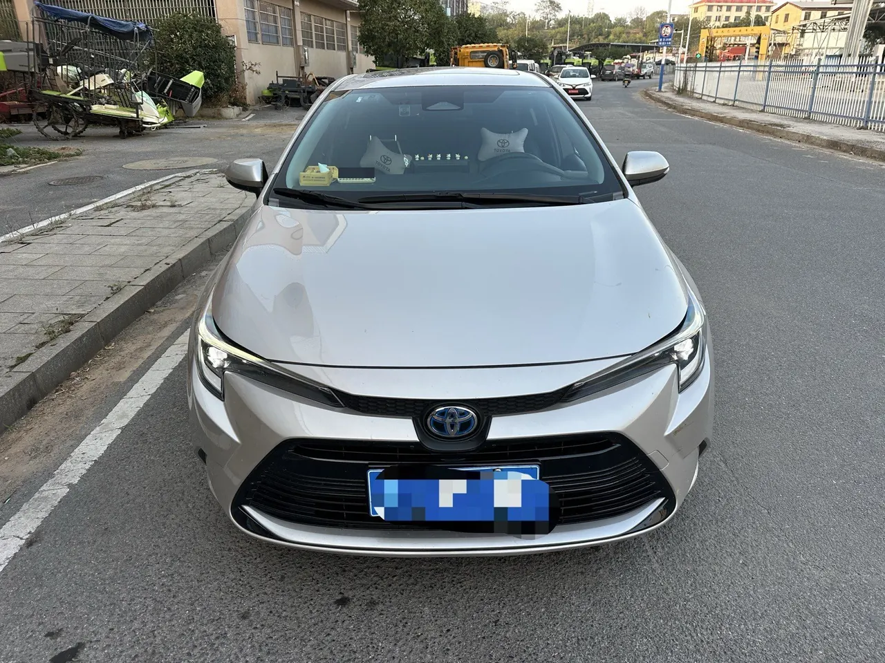 Toyota 2024 Lei Ling Shuangqing 1.8 Stepless Intelligent Electric Hybrid Deluxe Edition Automatic Gear 2