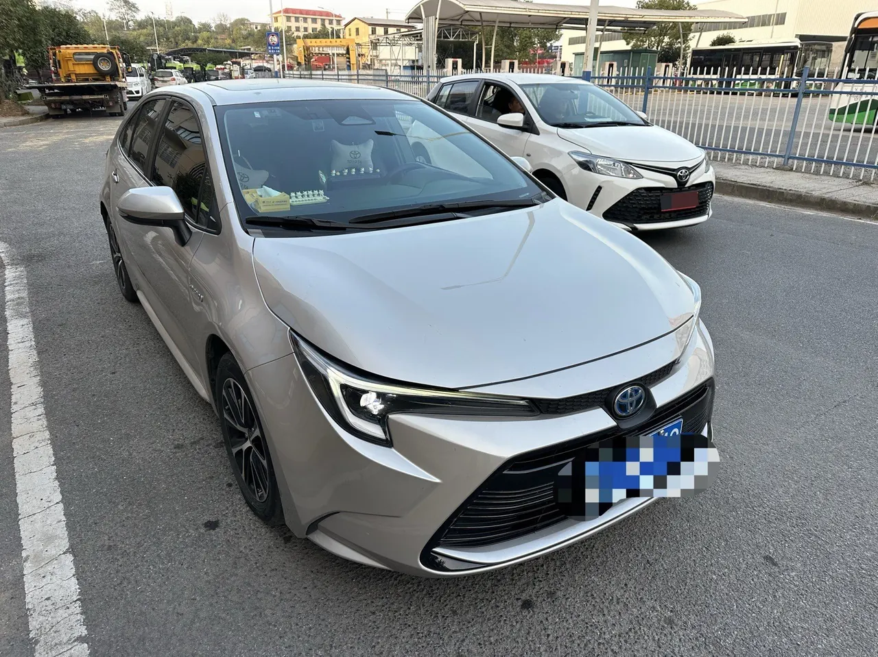 Toyota 2024 Lei Ling Shuangqing 1.8 Stepless Intelligent Electric Hybrid Deluxe Edition Automatic Gear 3