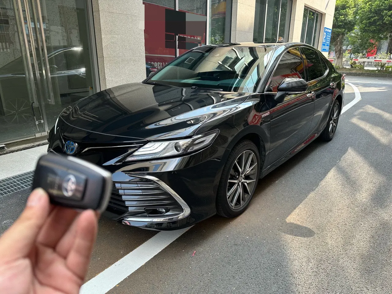 Toyota 2021 Camry Dual Engine 2.5HG Stepless Deluxe Automatic Gear - View 1