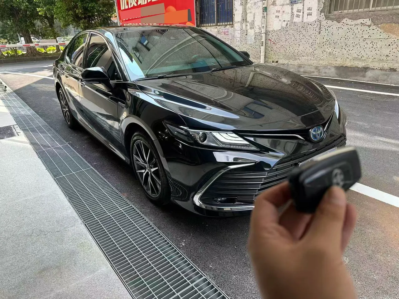 Toyota 2021 Camry Dual Engine 2.5HG Stepless Deluxe Automatic Gear 3