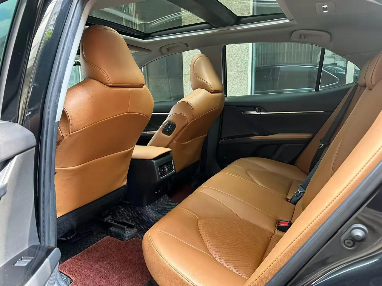 Toyota 2021 Camry Dual Engine 2.5HG Stepless Deluxe Automatic Gear 5