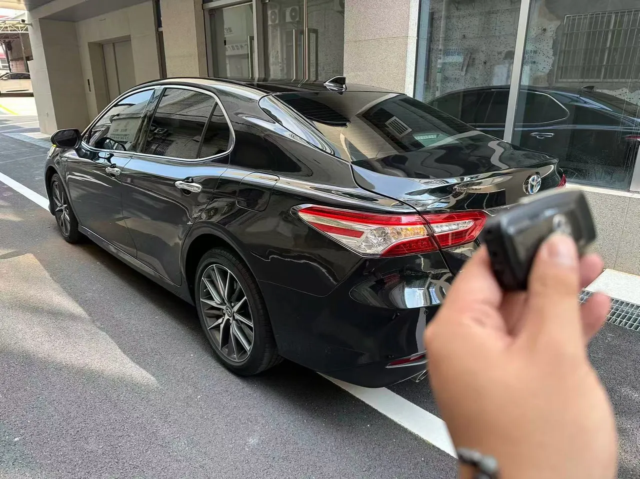 Toyota 2021 Camry Dual Engine 2.5HG Stepless Deluxe Automatic Gear 7