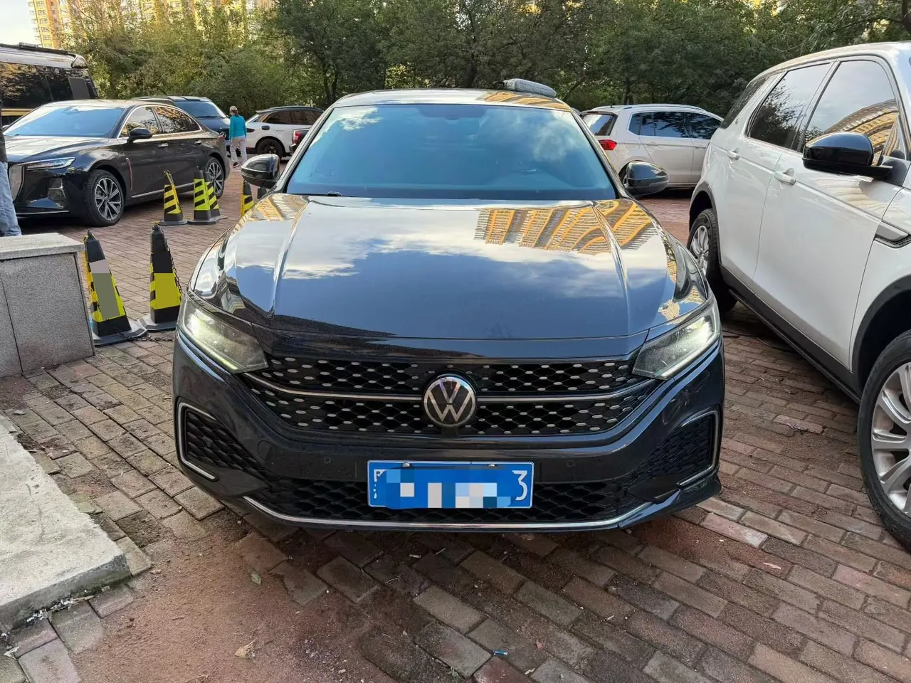 Volkswagen 2024 Passat 2.0TSI 330TSI Star Elite Edition Automatic Gear 2