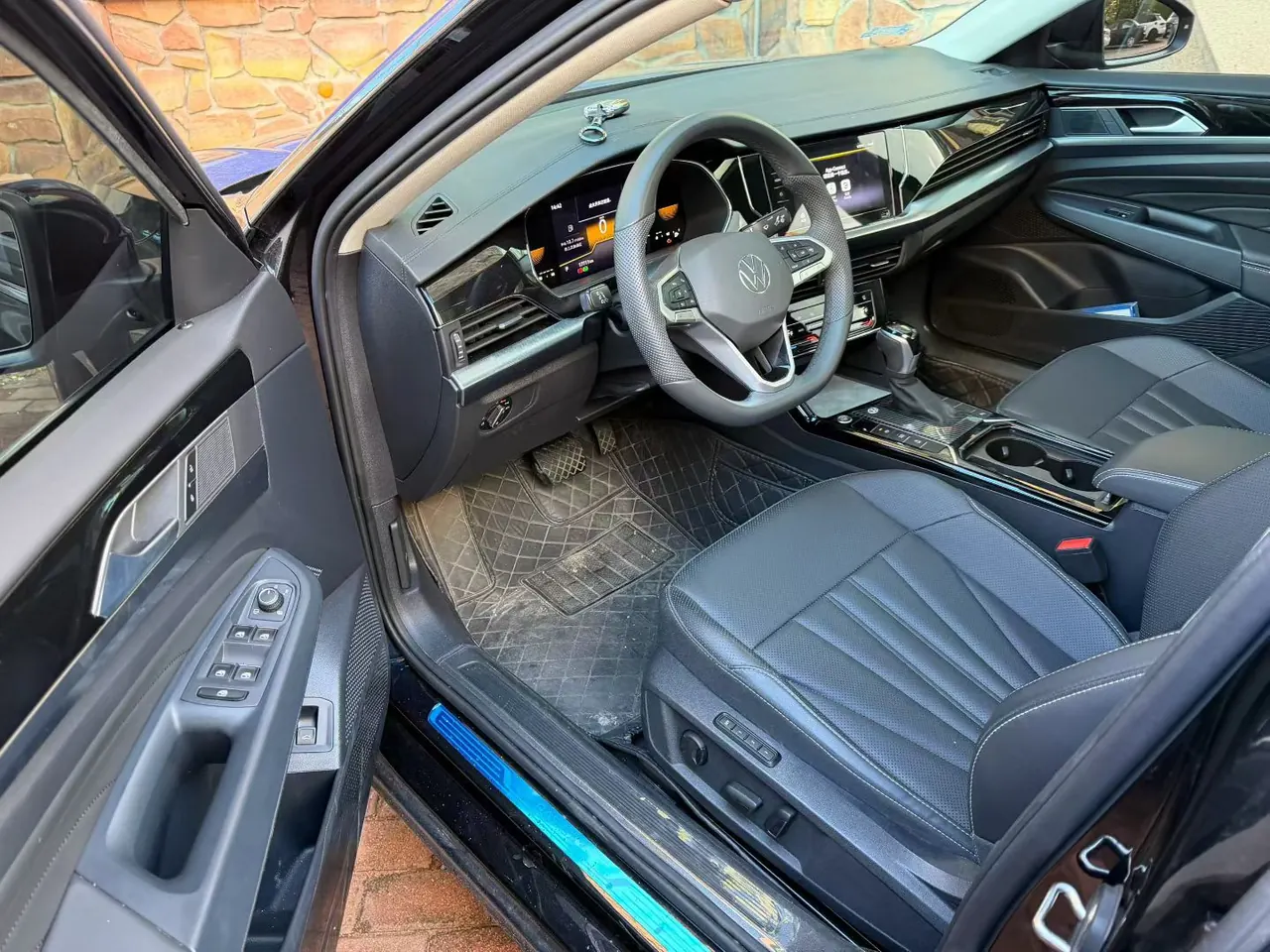 Volkswagen 2024 Passat 2.0TSI 330TSI Star Elite Edition Automatic Gear 3