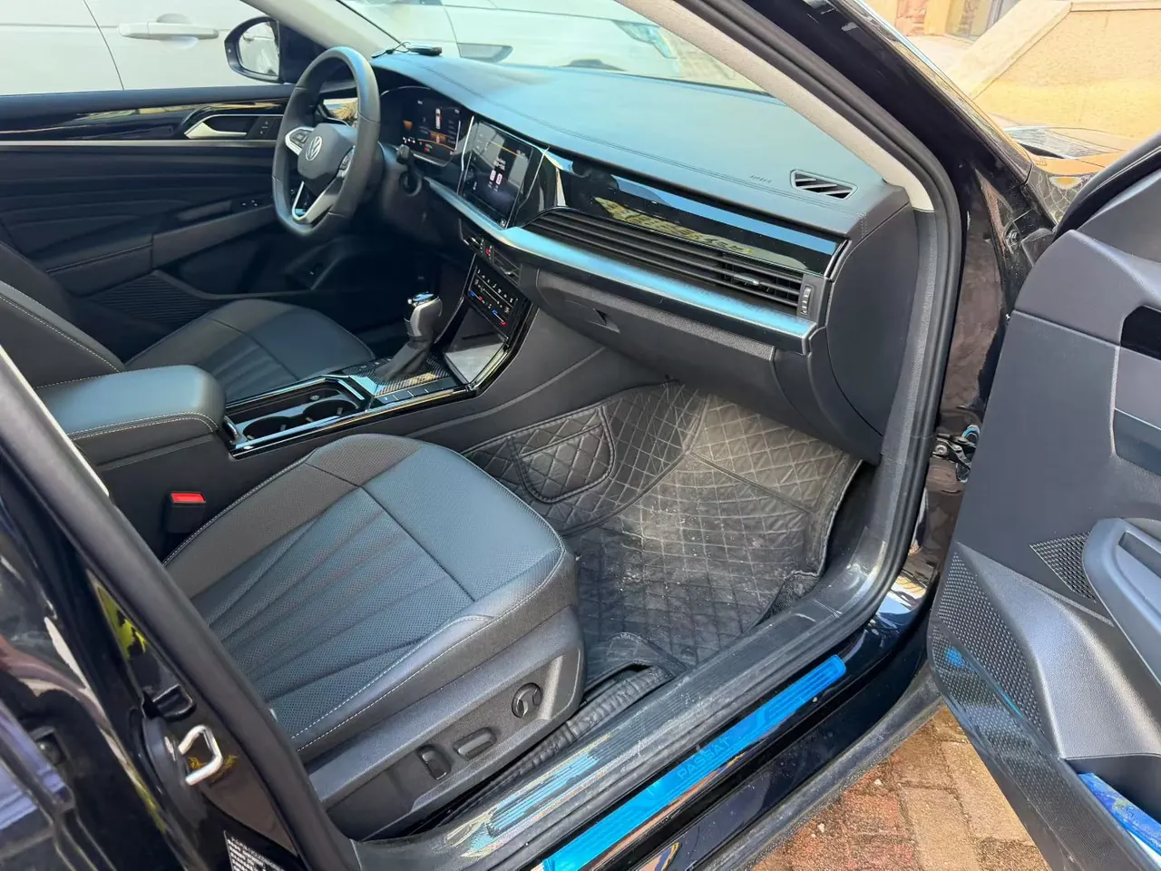 Volkswagen 2024 Passat 2.0TSI 330TSI Star Elite Edition Automatic Gear 6