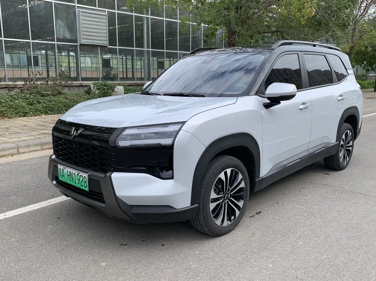 WuLing 2026 Starlight 560 1.5 Stepless 125km Luxury Automatic Transmission - View 1