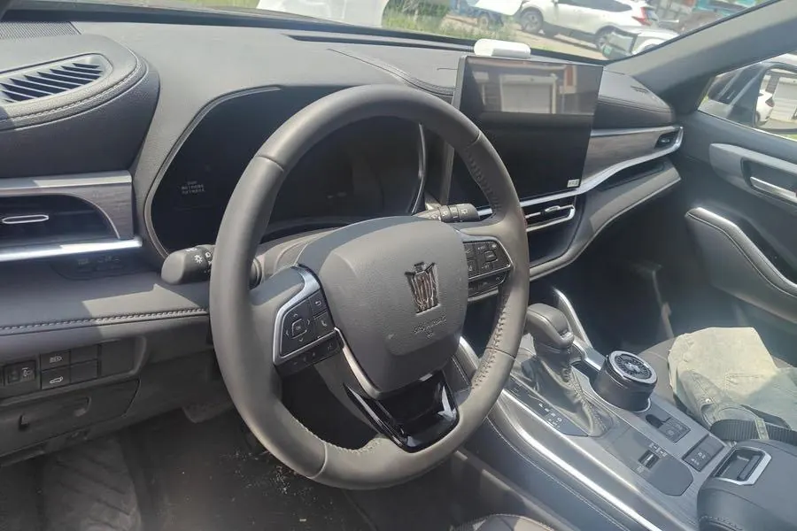 Toyota 2026 Crown Land Release HEV 2.5 Stepless Two-Drive Deluxe Automatic Gear 5