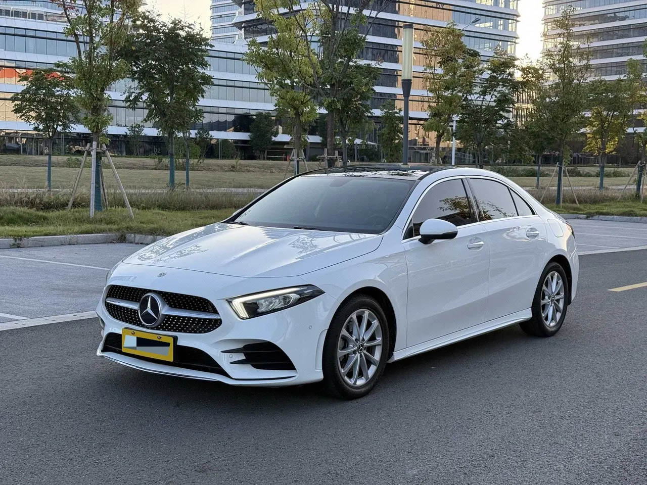 Открыть галерею: Mercedes Benz Class A 2020 A 200 L 1.3T Fashion (Modified) Automatic Gear